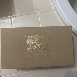 Burberry shoe box